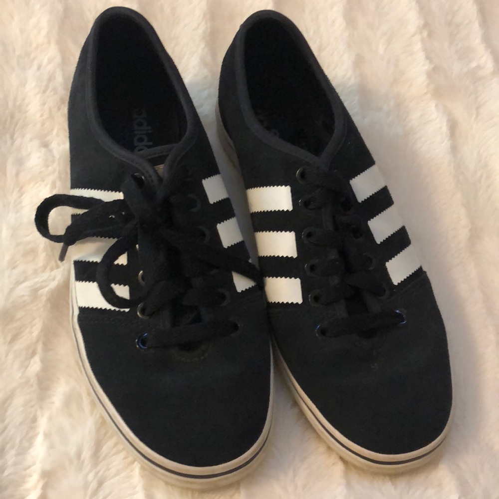 8.5 Womens Adidas sneakers, black suede, good condition